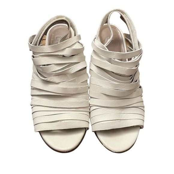 LD Tuttle Strappy Leather Sandals Size 6.5 Off White Peep Toe Stacked He… - Picture 2 of 9